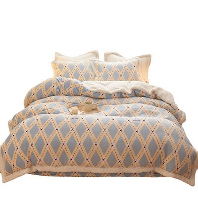 Sherpa Comforter w/Pillow Shams - Queen