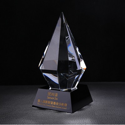 Eclipse Pyramid Award (3.9"x3.9"x7.3")