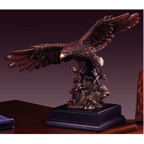 Eagle Trophy (16½"x15½")