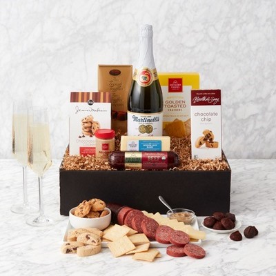 Sparkling Cider & Snacks Gift Box